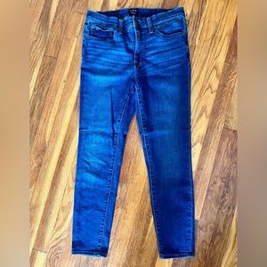 J. Crew 9” Mid-Rise Skinny Jean Size 29